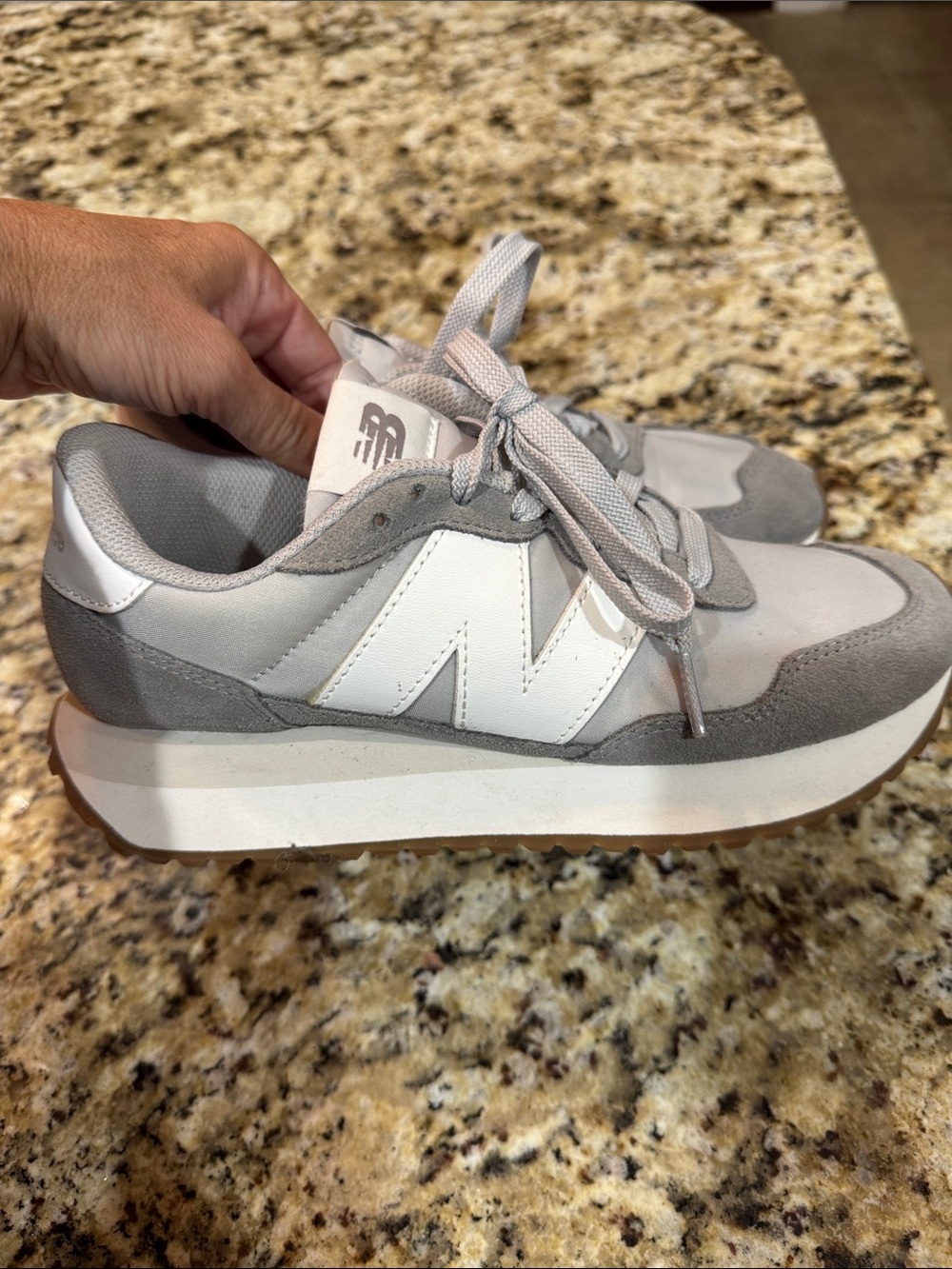 New Balance 237 Women's size 7 Light Gray and White Platform Runner Sneakers
